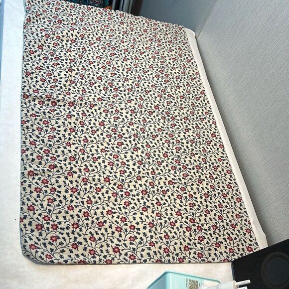 Vtg Handmade Pillowcases Pair Set 2 Standard Size Floral Country Living Prairie - Picture 3 of 7